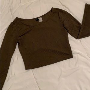 green long sleeve crop top